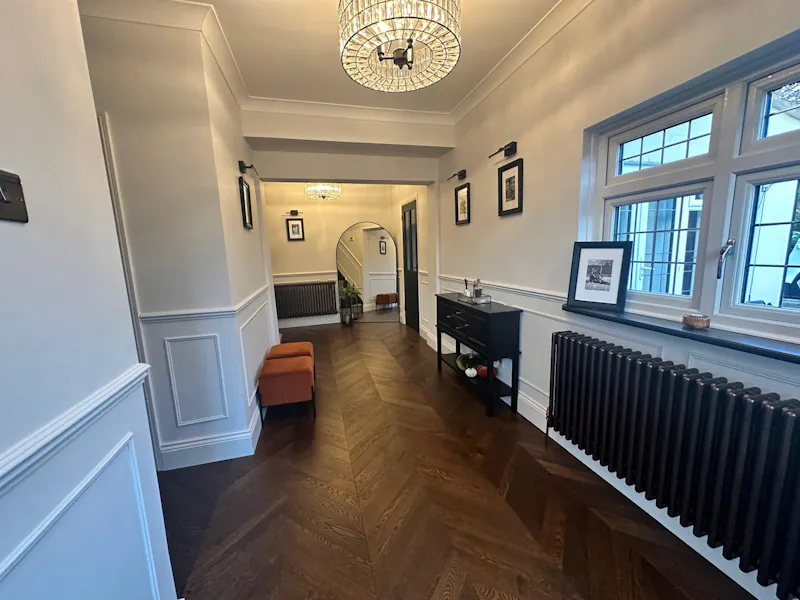 Hornchurch family home, D2800 (photo 4)