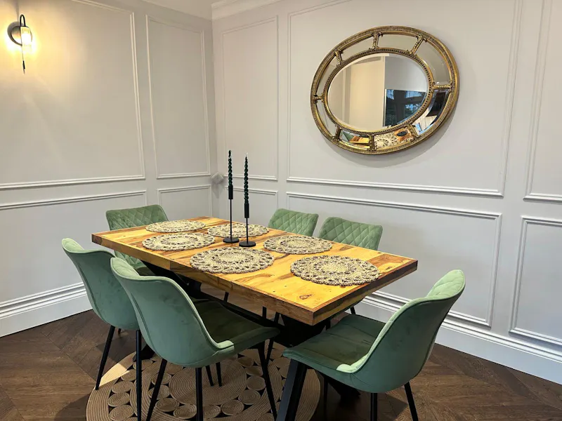 Hornchurch family home, D2800 (photo 11)