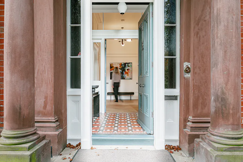 Elegant Merseyside Mansion, B2061 (photo 2)