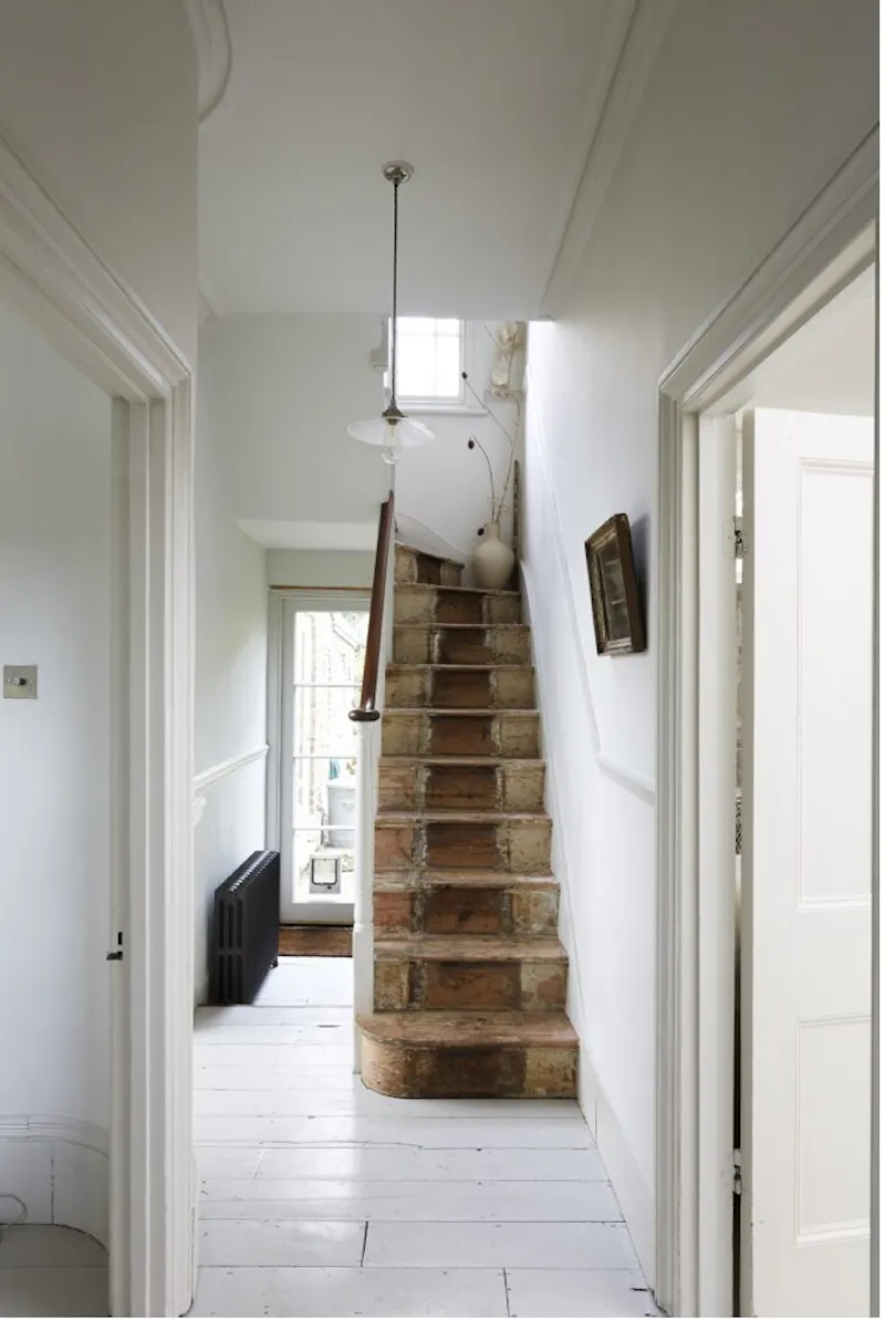 Staircase at Stylish period Peckham home, B2070 (photo 13)
