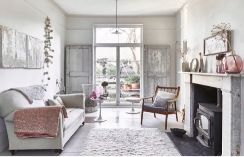 Living Room at Stylish period Peckham home, B2070 (photo 2)