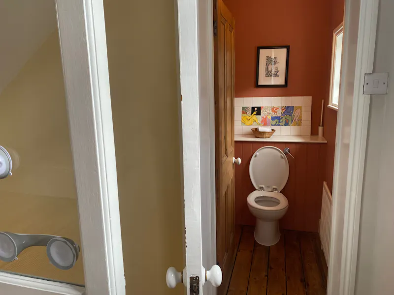Bathroom at De Beauvoir family townhouse, A1646 (photo 23)