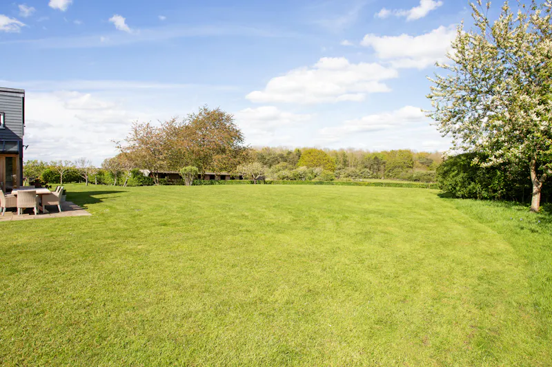 Garden at Farm house near St Albans , L721 (photo 27)