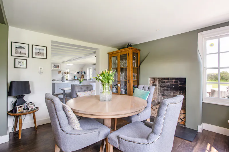 Dining room at Farm house near St Albans , L721 (photo 9)