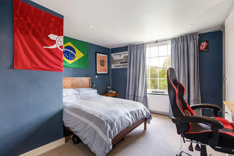 Bedroom at Farm house near St Albans , L721 (photo 21)