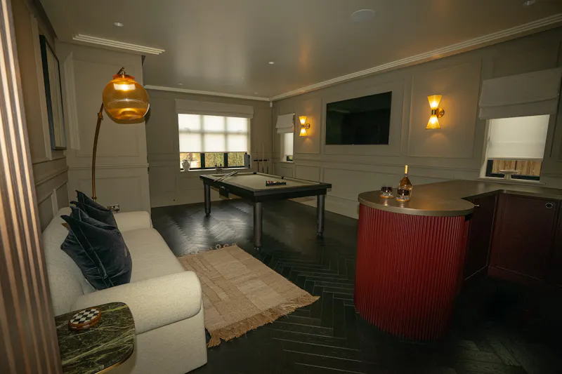 Floor - wooden at Luxury Mill Hill home, D2804 (photo 4)