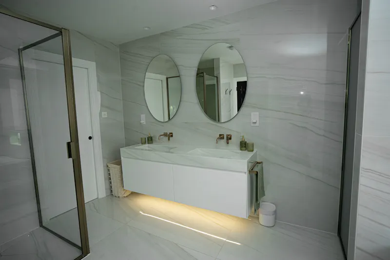 Luxury Mill Hill home, D2804 (photo 38)