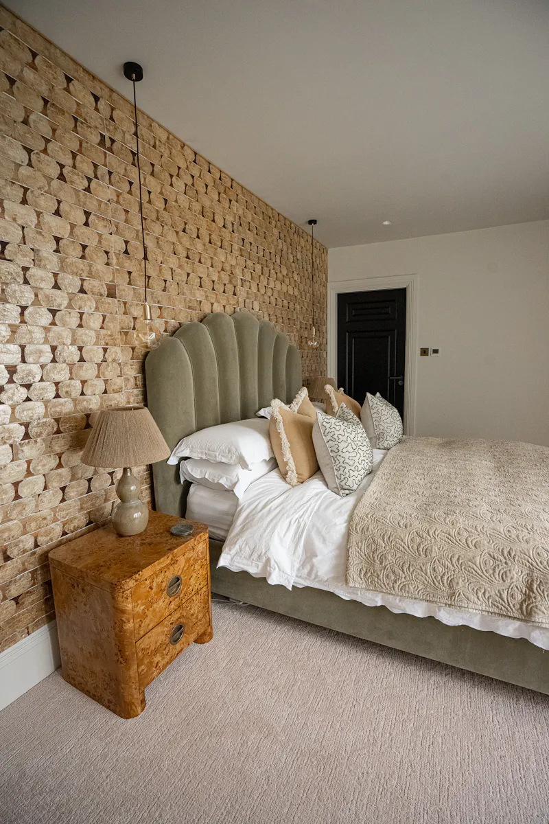 Bedroom at Luxury Mill Hill home, D2804 (photo 29)