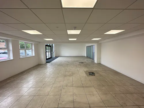 Versatile Brentford Studios, N560