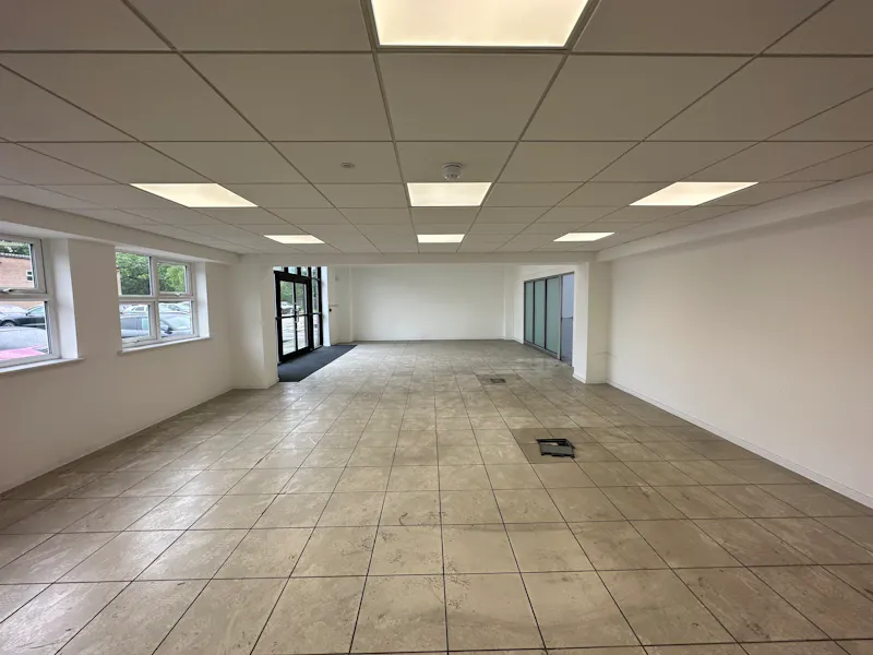 Versatile Brentford Studios, N560 (photo 2)