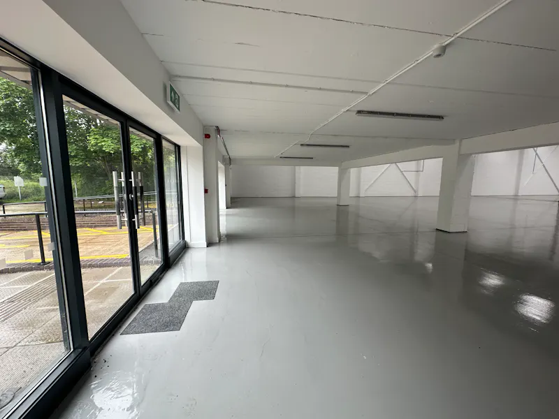 Versatile Brentford Studios, N560 (photo 12)