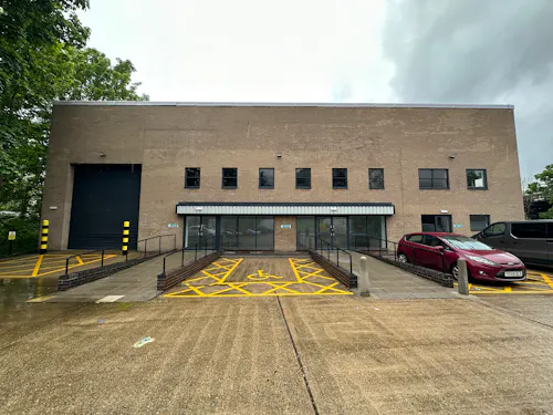 Versatile Brentford Studios, N560