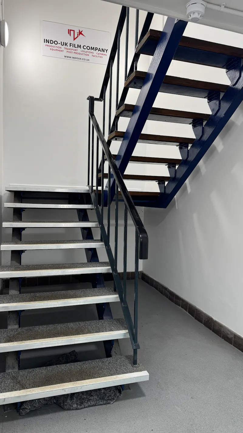 Versatile Brentford Studios, N560 (photo 11)