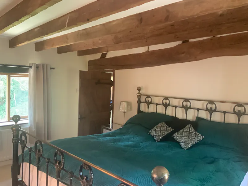 Beams at Cosy Warwickshire Barn House, L762 (photo 13)