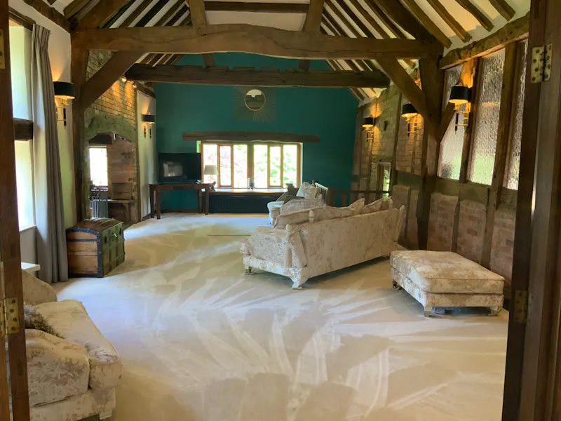 Beams at Cosy Warwickshire Barn House, L762 (photo 5)