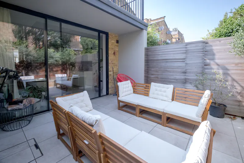 Contemporary Fulham Home, B2052 (photo 26)