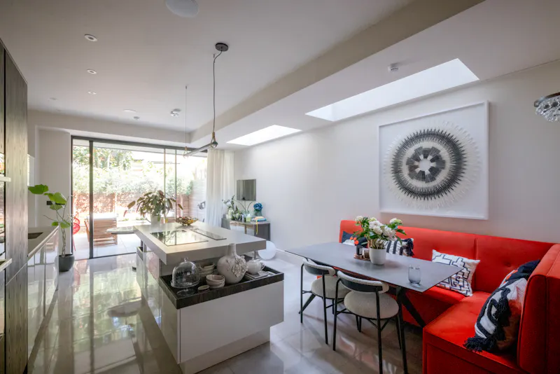 Glass at Contemporary Fulham Home, B2052 (photo 8)