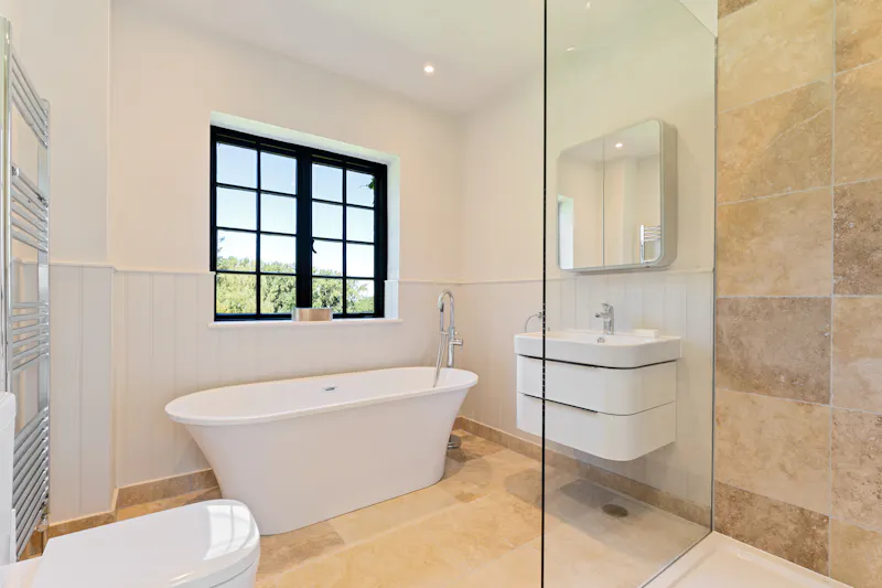 Bath at Grand Country House Bayford, A1717 (photo 13)