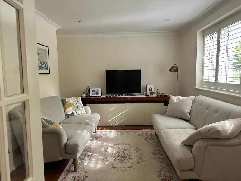 Sitting room at Mediterranean-style Hamptons, D2806 (photo 3)