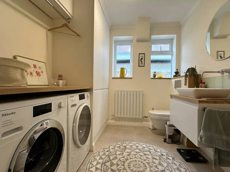 Utility room at Mediterranean-style Hamptons, D2806 (photo 11)
