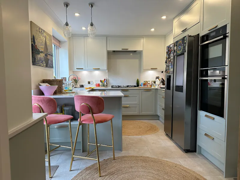 Kitchen at Mediterranean-style Hamptons, D2806 (photo 9)