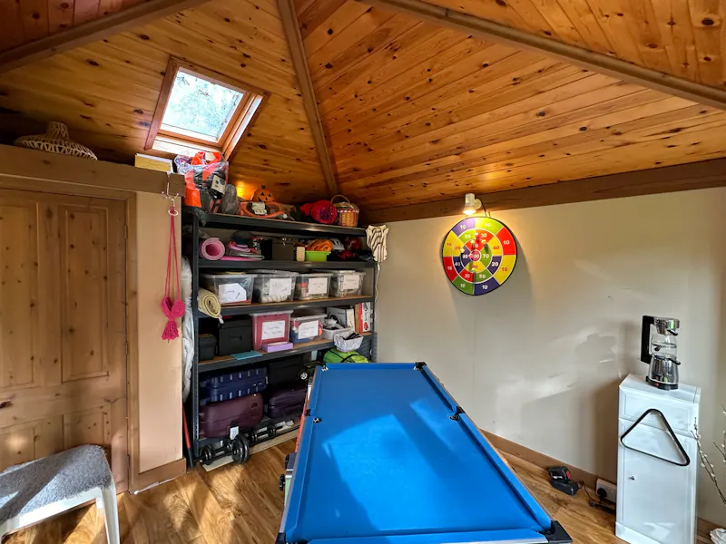 Games room at Mediterranean-style Hamptons, D2806 (photo 19)