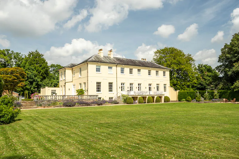 Grand Upham Estate, A1647 (photo 1)