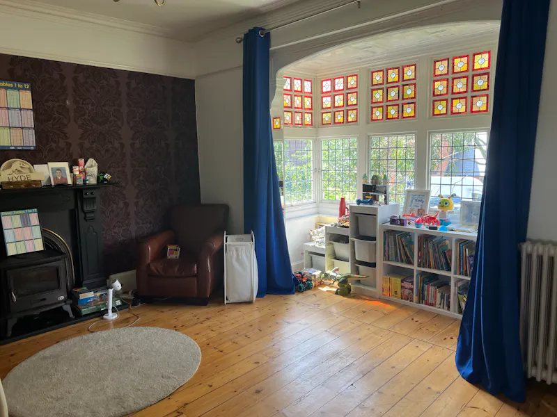 Sitting room at Adventurous Croydon Home , B2063 (photo 6)