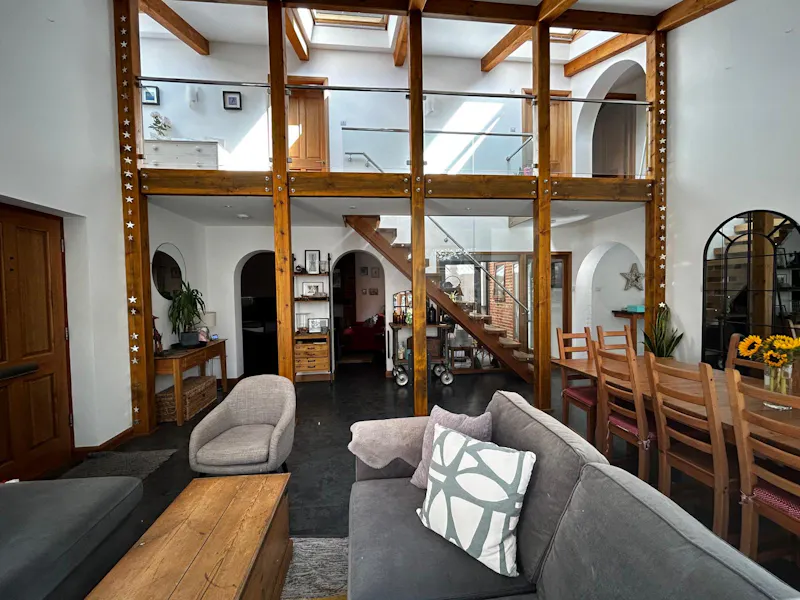 Dining room at Charming Surrey Cottage, B2065 (photo 6)