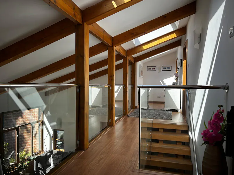 Beams at Charming Surrey Cottage, B2065 (photo 7)