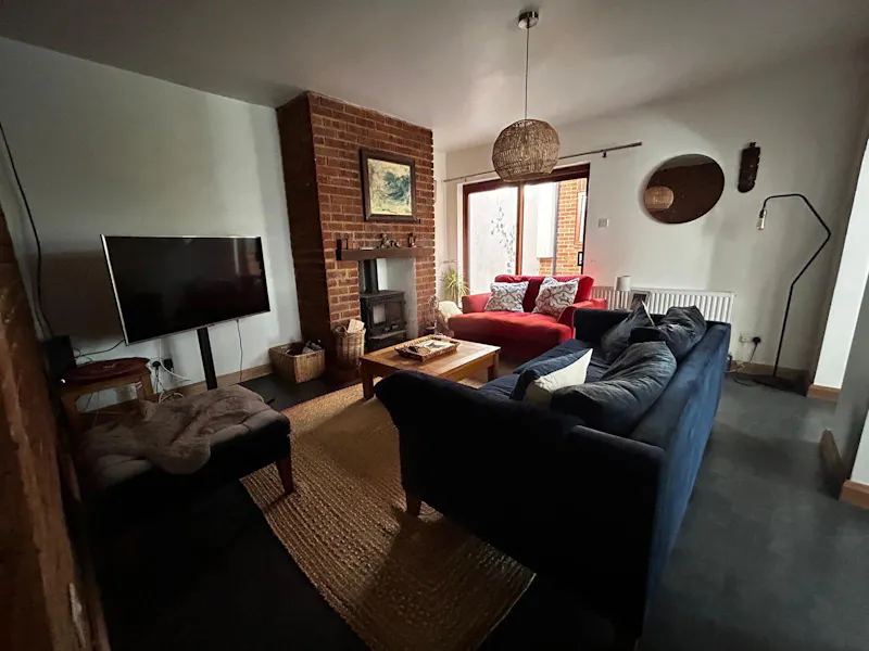 Charming Surrey Cottage, B2065 (photo 4)