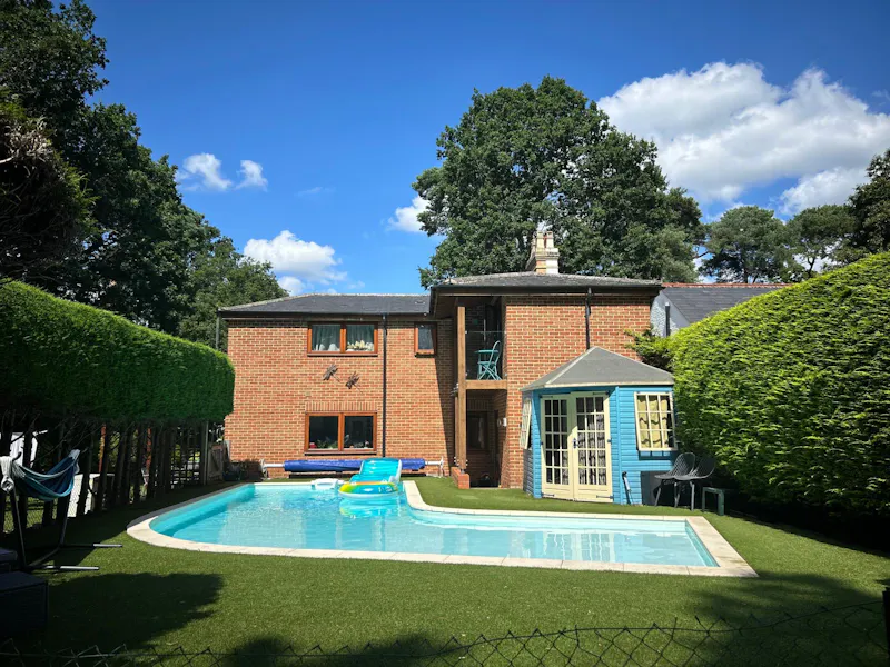 Charming Surrey Cottage, B2065 (photo 18)