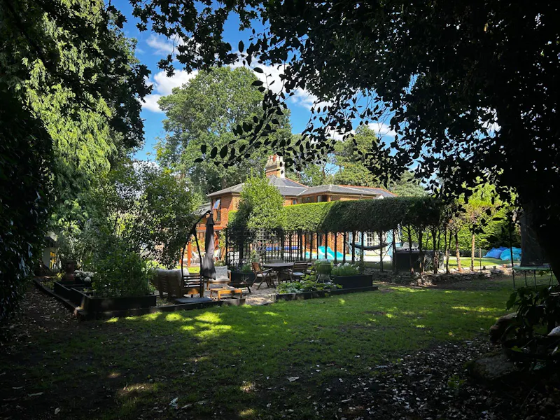 Charming Surrey Cottage, B2065 (photo 11)