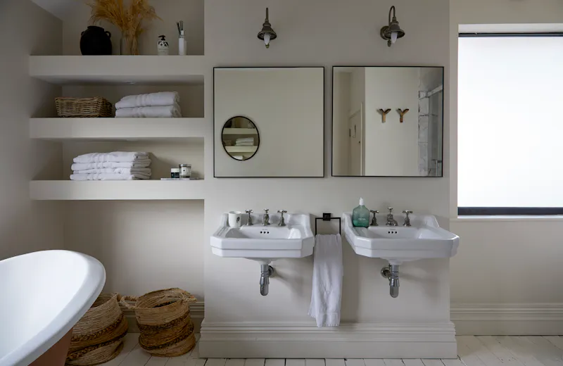 Bathroom at Suburban Home Chingford, B2066 (photo 28)