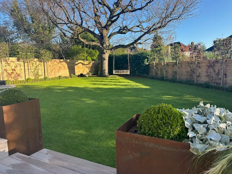 Luxury Mill Hill home, D2804 (photo 64)