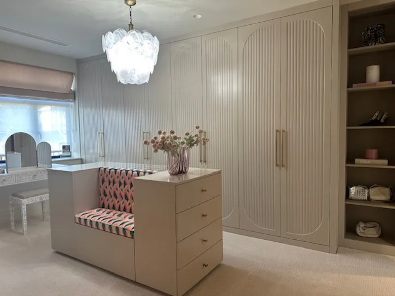 Luxury Mill Hill home, D2804 (photo 35)