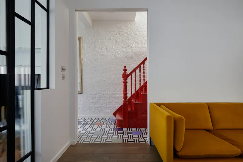 Exposed brick at Classy Putney Townhouse, B2067 (photo 2)