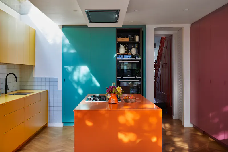 Classy Putney Townhouse, B2067 (photo 6)