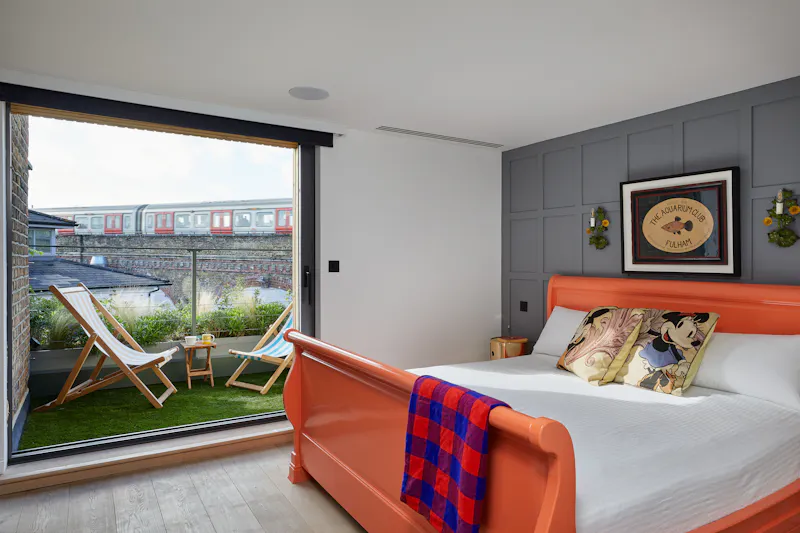 Bedroom at Classy Putney Townhouse, B2067 (photo 12)