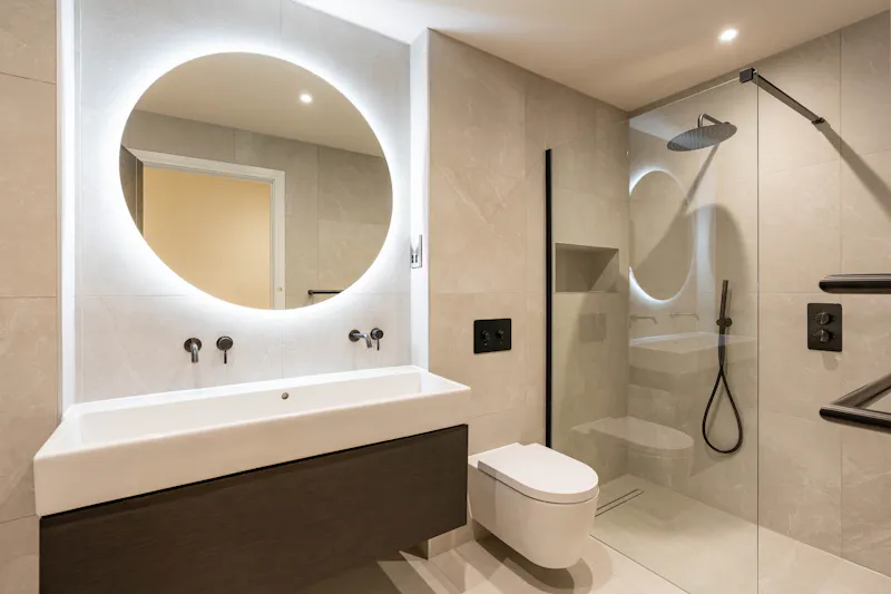 Bathroom at Oxfordshire Modern Mansion, D2808 (photo 34)