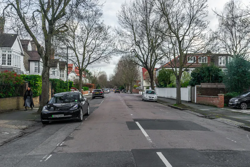 Mid-century Elegance in Barnes, E539 (photo 75)