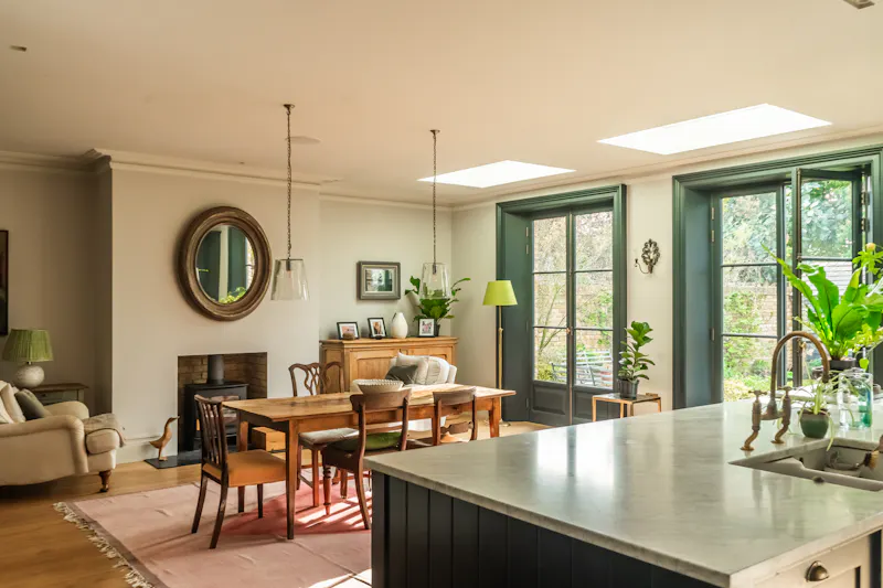 Mid-century Elegance in Barnes, E539 (photo 16)