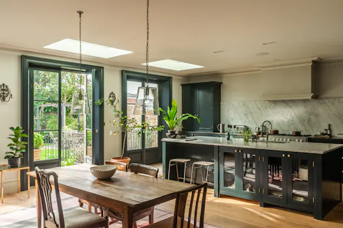 Mid-century Elegance in Barnes, E539