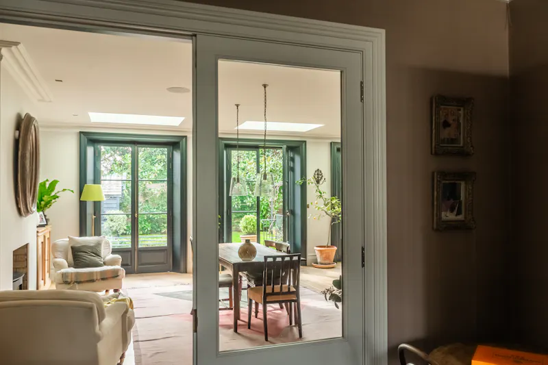 Mid-century Elegance in Barnes, E539 (photo 10)