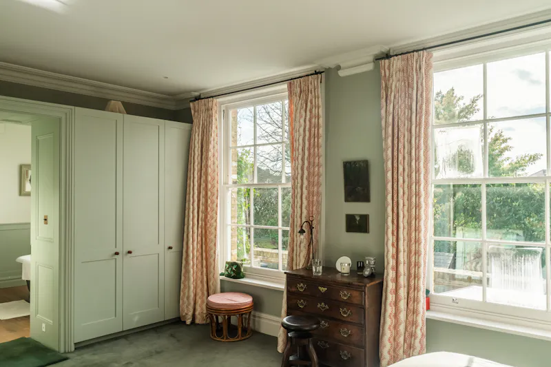 Mid-century Elegance in Barnes, E539 (photo 38)
