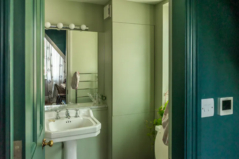 Bathroom at Mid-century Elegance in Barnes, E539 (photo 50)