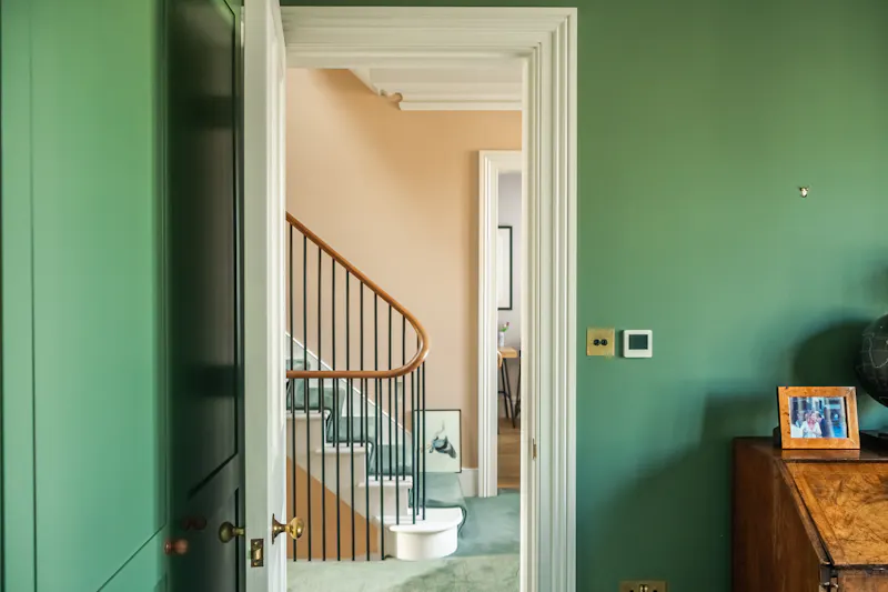 Mid-century Elegance in Barnes, E539 (photo 47)