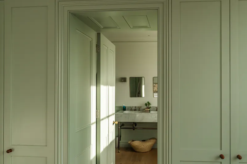 Mid-century Elegance in Barnes, E539 (photo 39)