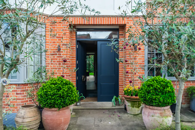 Mid-century Elegance in Barnes, E539 (photo 2)