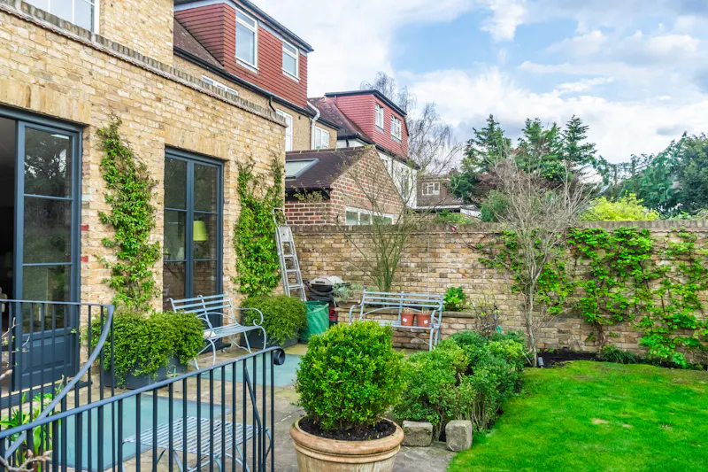 Mid-century Elegance in Barnes, E539 (photo 69)